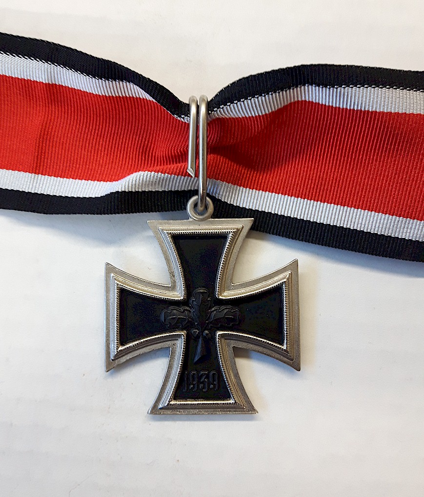 1957 KNIGHTS CROSS BLACK & SILVER WITH RIBBON 