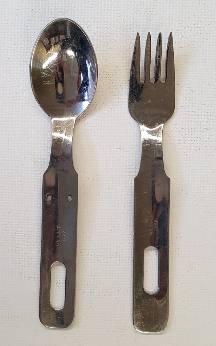 CANADIAN ARMY 1952 PATTERN 2 PIECE CUTLERY SET  WALLACE