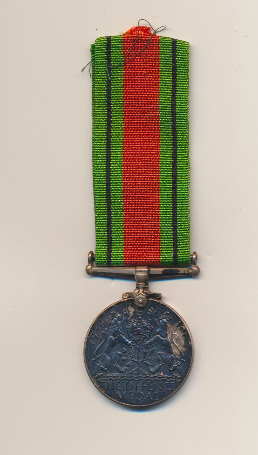 CANADIAN COMMONWEALTH 1939-45 DEFENCE MEDAL