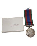 1939-1945 CANADIAN WW2 VOLUNTEER SERVICE  SILVER WAR MEDAL AND BOX