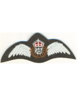 ROYAL CANADIAN AIR FORCE PILOT'S WING BADGE  RCAF
