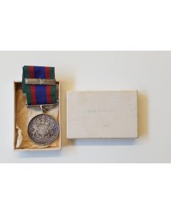 1939-1945 CANADIAN WW2 VOLUNTEER SERVICE SILVER WAR MEDAL WITH CLASP AND BOX