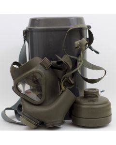 GERMAN BUNDESWEHR M65 M65Z NBC GAS MASK RESPIRATOR AND CAN UNISSUED