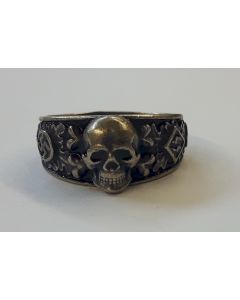 GERMAN SS RING WITH OAK LEAVES 