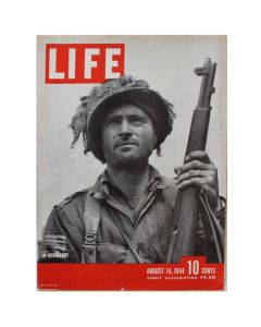 LIFE MAGAZINE AUGUST 14, 1944 - AIRBORNE INFANTRY OFFICER IN NORMANDY 