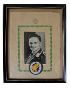 GERMAN NCO PARATROOPERS BADGE IN CLOTH WITH FALLSCHIRMJAGER OWNERS PHOTO