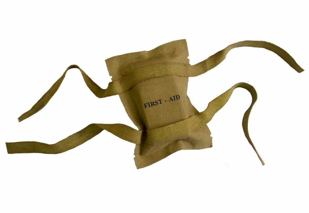 AMERICAN PARACHUTE FIRST AID PACKET - WWII REPRODUCTION