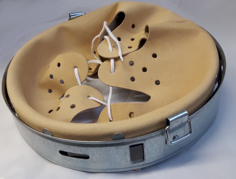 GERMAN WW2 LEATHER M31 HELMET LINER AND RIVETS