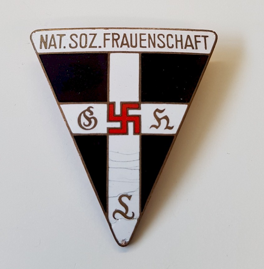 GERMAN NAT.SOZ. FRAUENSCHAFT - NATIONAL SOCIALIST WOMEN’S LEAGUE MEMBERSHIP BADGE