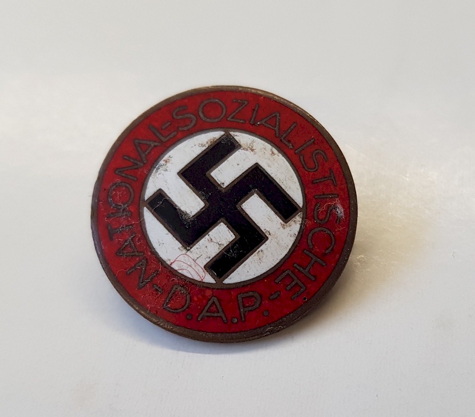 GERMAN NSDAP MEMBERSHIP BADGE RZM M1/ 105 