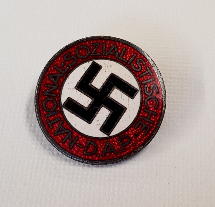 GERMAN NSDAP MEMBERSHIP PARTY BADGE RZM M1/101