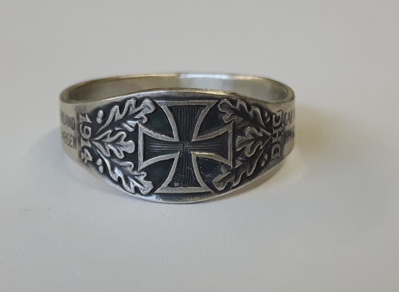 GERMAN 1914 DHG IRON CROSS RING WITH OAK LEAVES