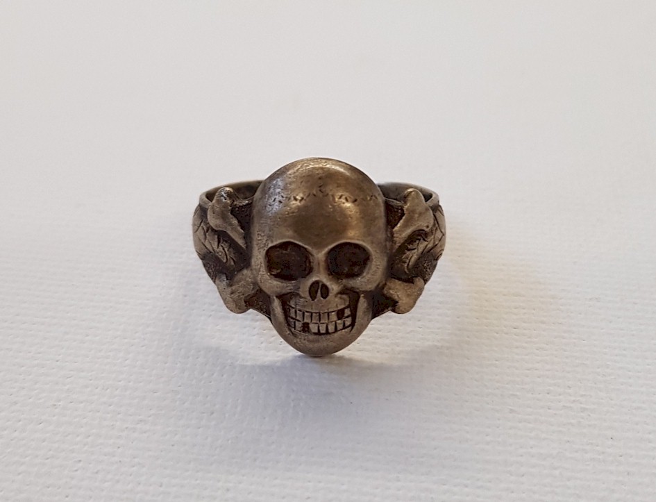 GERMAN WW2 WEHRMACHT CANTEEN SILVER SKULL RING