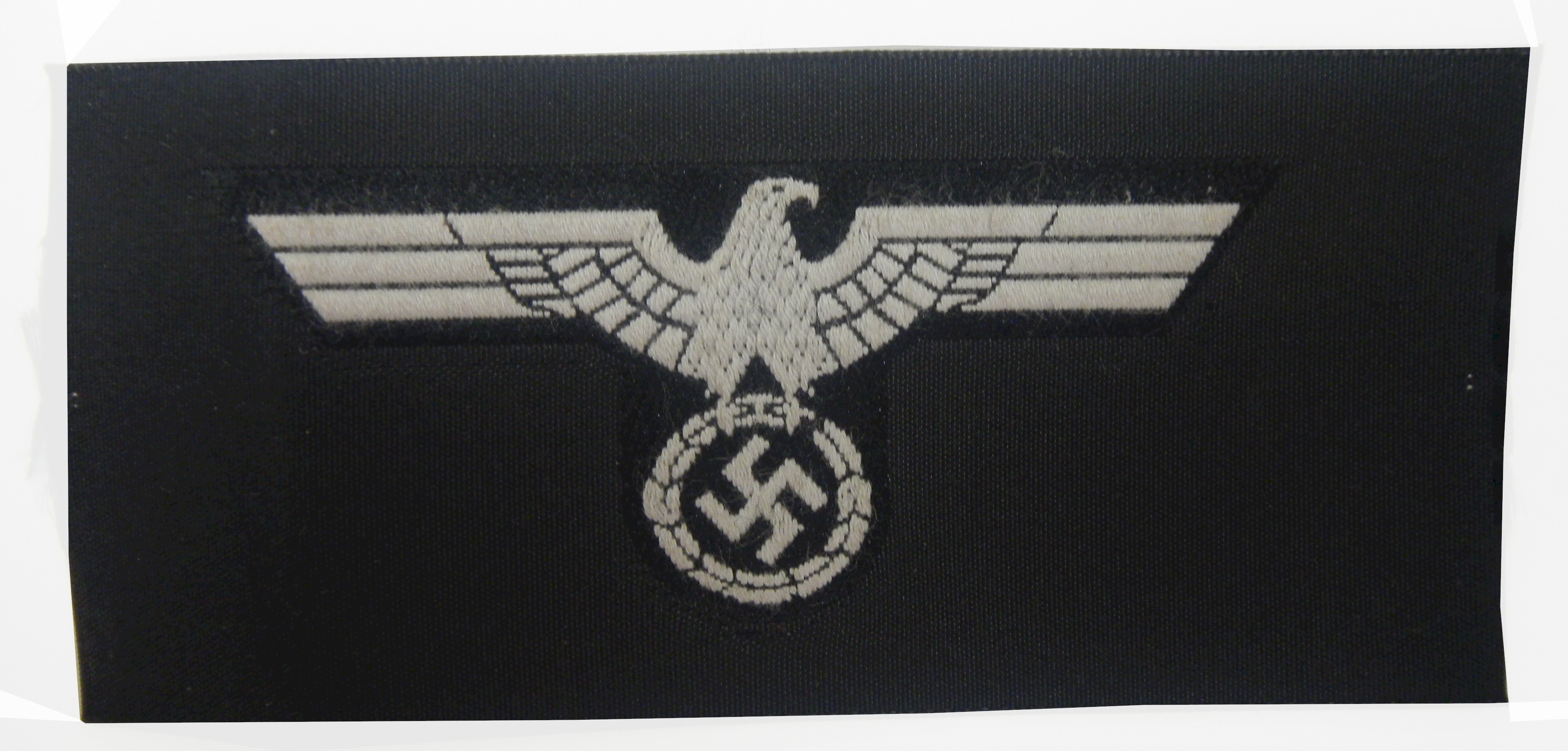 GERMAN ARMY/HEER EM CAP EAGLE BEVO HAT BADGE