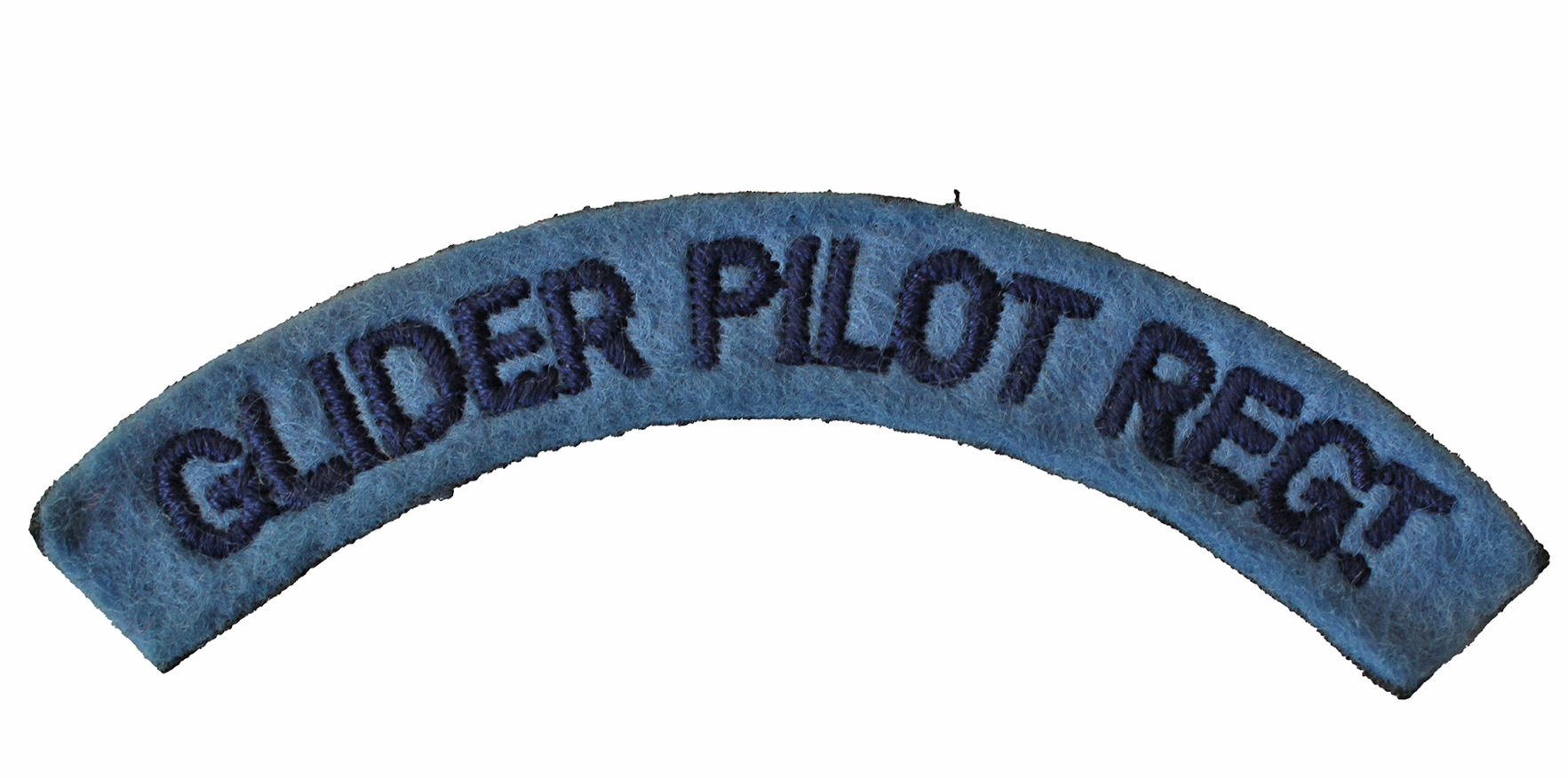 ORIGINAL WW2 BRITISH AIRBORNE EMBROIDERED GLIDER PILOT REGIMENT CLOTH SHOULDER TITLE