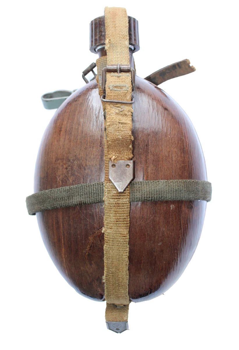 WW2 GERMAN AFRICA COCONUT CANTEEN WITH HARNESS M-31 H.R.E. 42