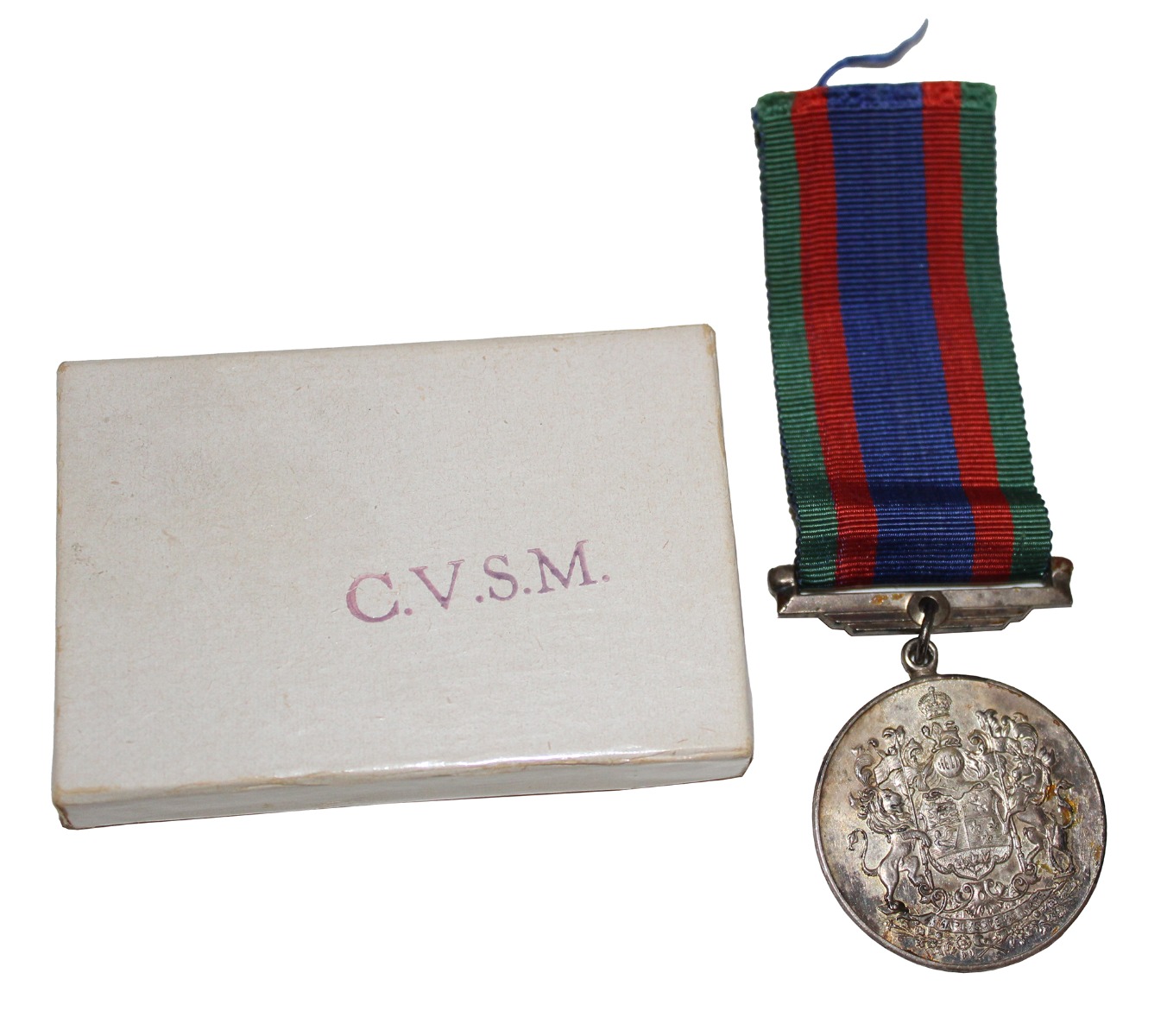 1939-1945 CANADIAN WW2 VOLUNTEER SERVICE  SILVER WAR MEDAL AND BOX