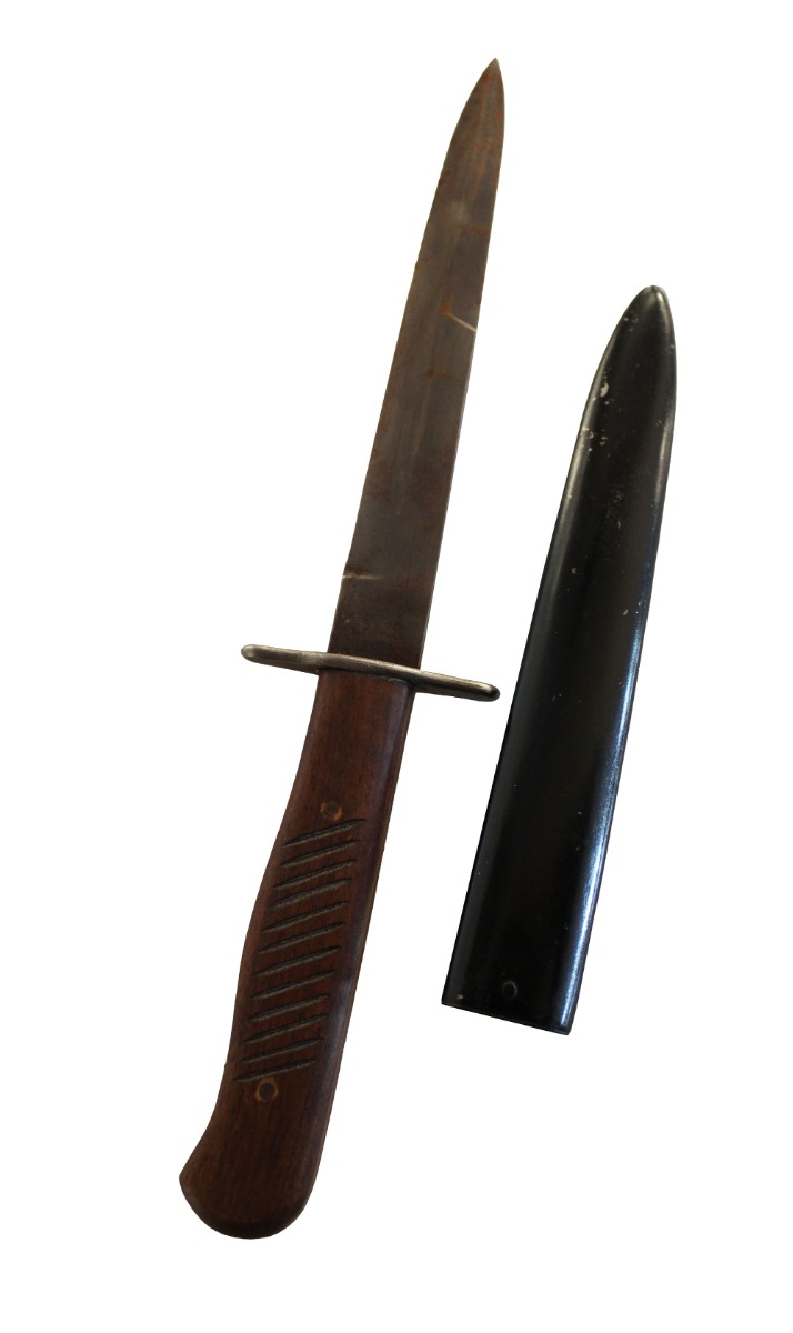 GERMAN WWI TRENCH KNIFE AND METAL SCABBARD SHEATH  MARKED GOTTLIEB HAMMESFAHR SOLINGEN FOCHE  
