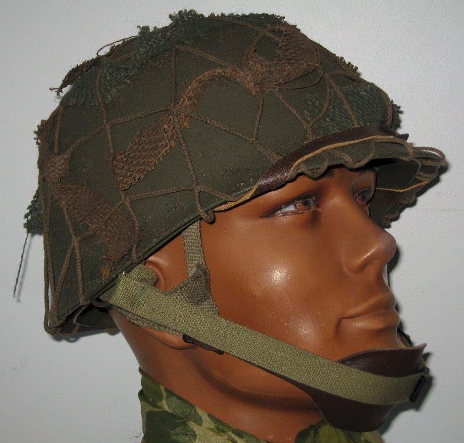 US WW2 M2 PARATROOPER HELMET .