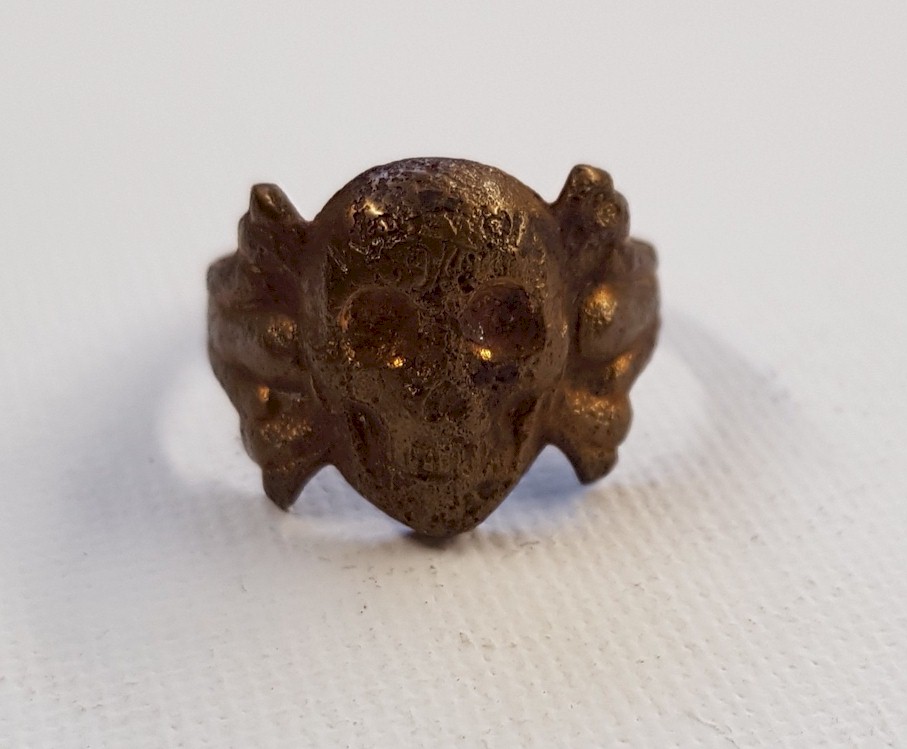 GERMAN WWII WEHRMACHT CANTEEN GOLD SKULL RING 