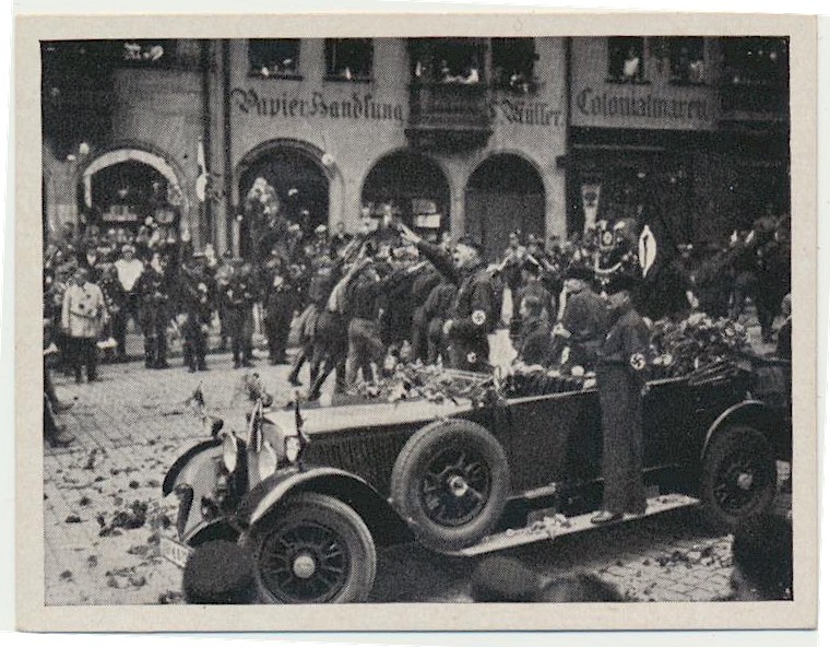 REICHSPARTEITAG 1927 DER FUHRER NIMMT DEN VORBEIMARSCH DER SA. AB CIGARETTE CARD