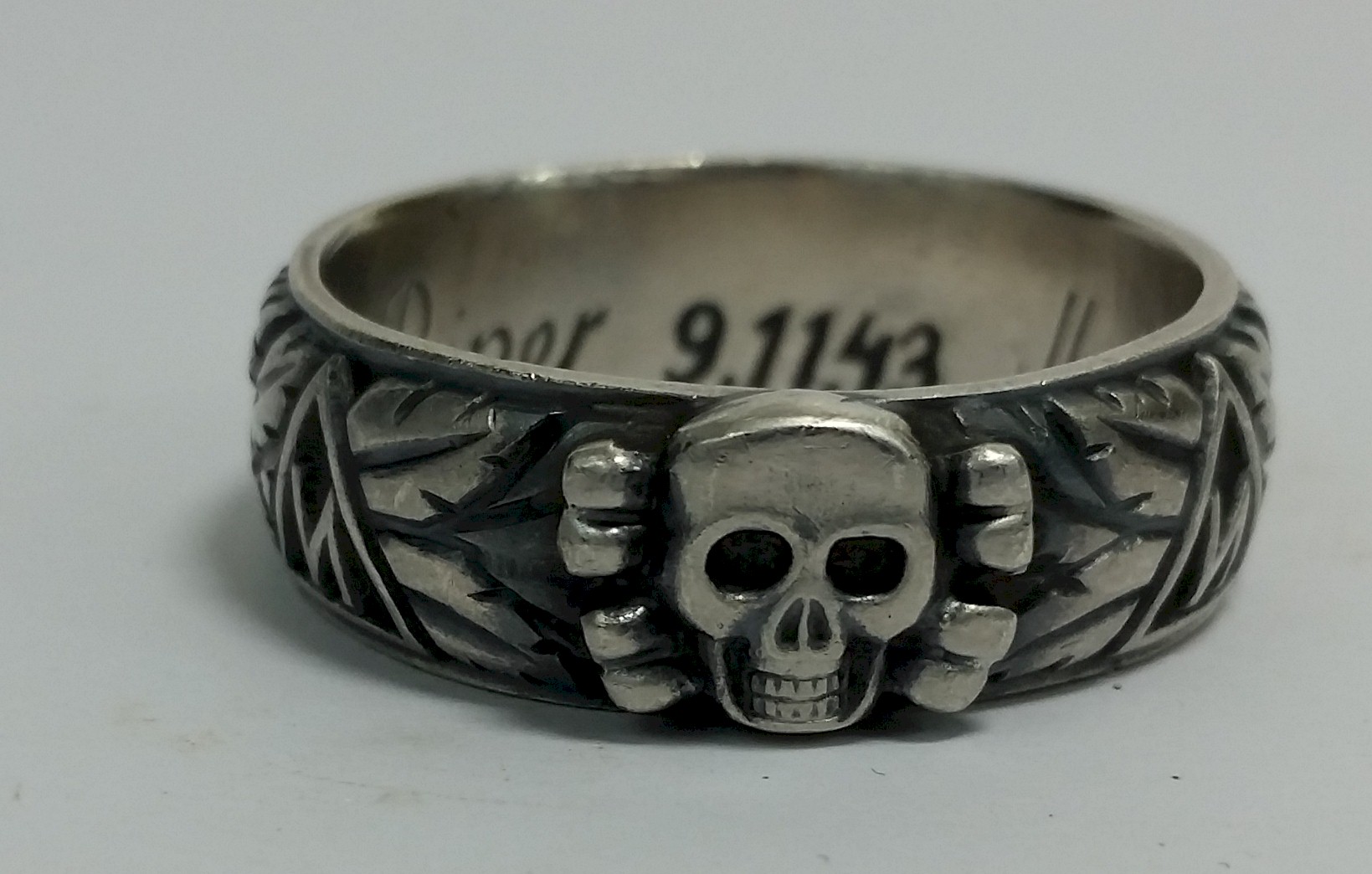 SS TOTENKOPF S.Lb. PEIPER 9.11.43 H. HIMMLER HONOR RING SMALL HEAD