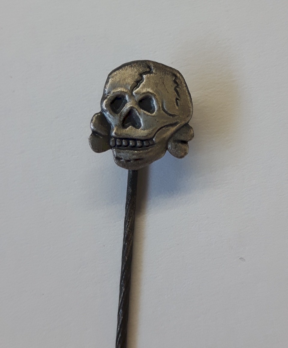 SS TOTENKOPF SKULL STICKPIN