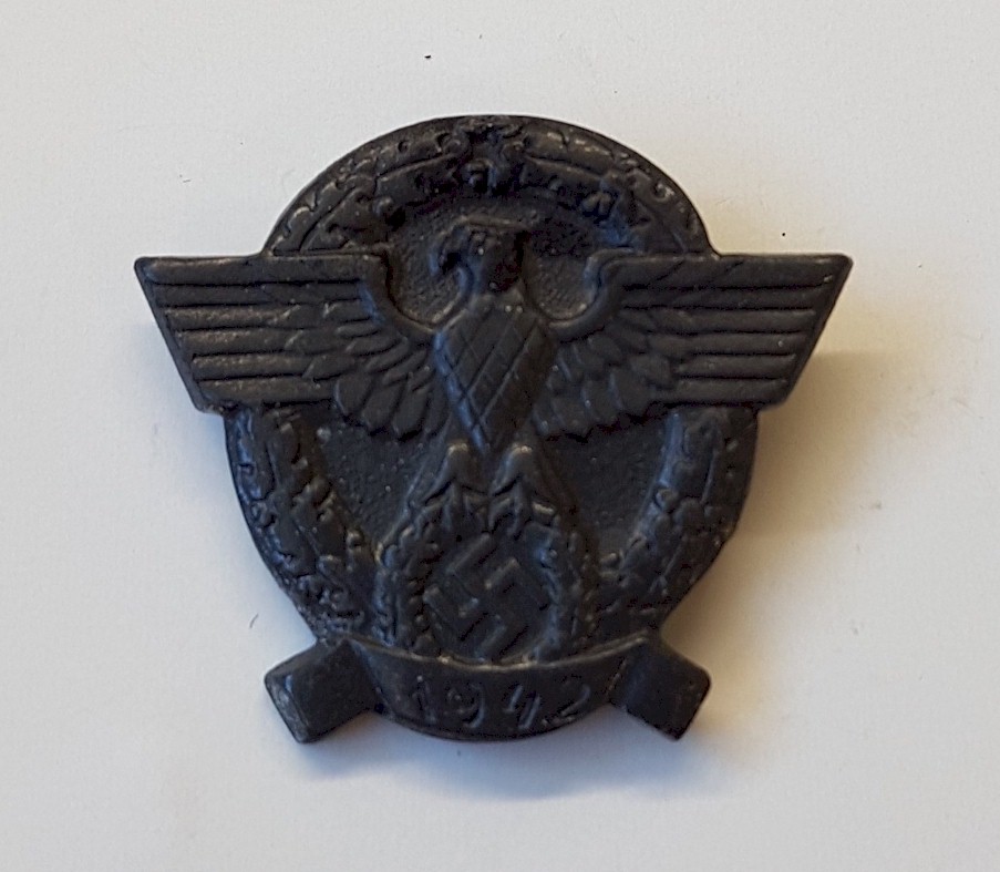 GERMAN 1942 POLICE DONATION LAPEL PIN